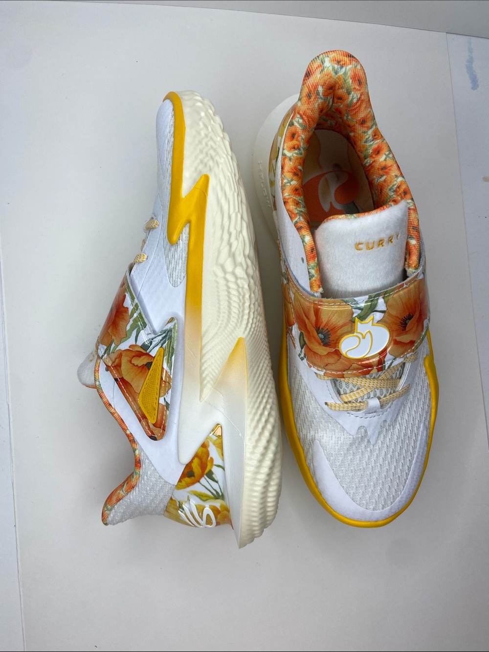 New Under Armour Curry Floral Basketball Shoes — White & Yellow 8.5 M 10 W